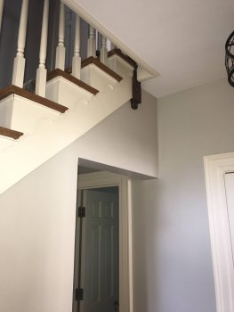 26-0227-MAIN STAIR (4).JPG