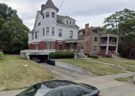 House_driveway.jpg